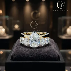 Anillo de Compromiso de Lujo con Diamante Cultivado en Laboratorio de Corte Pera de 2.00 CT, Certificado por IGI, con Piedras Laterales Ovaladas |   Gold Caratleaf - Product Image 3