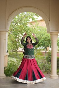 Lehenga Choli Verde de Diseñador con Conjunto de Lehenga para Mujer, con Trabajo de Espejos, para Navratri, Garba, Festivales, Bodas y Fiestas - Product Image 4