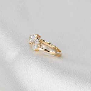 Anillo de Diamante Cultivado en Laboratorio, Oro Amarillo de 14K, Anillo de Diamantes en Forma de Pera y Ovalados, Anillo Toi Et Moi, Anillo de Compromiso, Estilo Bypass, Anillo de Dos Piedras - Product Image 4