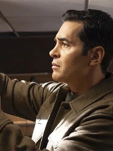 Will Trent S04 Ramón Rodríguez Brown <b>Jacket</b> - Product Image 3