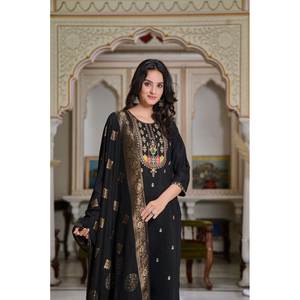 Magnifique ensemble élégant pour soirée, haut et bas avec dupatta, taille XL - Product Image 3