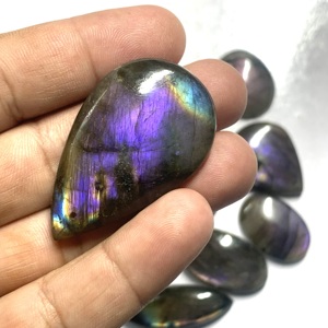 Piedras Preciosas de Labradorita Púrpura Natural, Corte Ovalado, Cabujón Pulido, Cambio de Color Arcoíris, Certificado IGI - Product Image 3