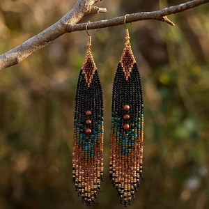 Boucles d'oreilles à franges, boucles d'oreilles bohèmes, boucles d'oreilles en perles de rocaille, boucles d'oreilles faites à la main, boucles d'oreilles à franges perlées bohèmes, boucles d'oreilles en plumes et perles - Product Image 5