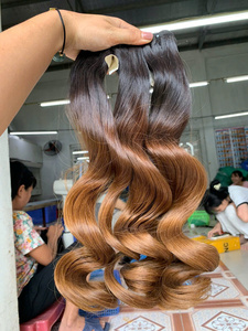 ผมต่อเวียดนาม VuyHair ขายดีที่สุด 100% เส้นผมธรรมชาติ ลอนคลื่นสีน้ำตาลอ่อน ปลายสีอ่อน  แบบเย็บสองชั้น  สำหรับทุกสีผม - Product Image 3