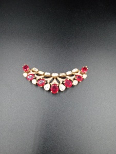 Collar con Colgante de Plata Chapada en Oro con Piedra Polki Doble Roja y Diseño Floral Clásico para Boda o Compromiso Indio - Product Image 2
