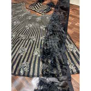 Robe de soirée de créateur, travail lourd de sequins, Lehenga Choli pour les fêtes - Product Image 4