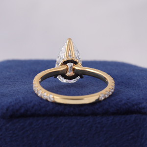 Bague de fiançailles en or 14 carats certifiée IGI, en forme de poire, 2 carats, avec halo caché et sertissage pavé, idéale pour les occasions festives - Product Image 4