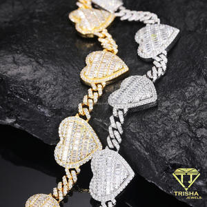 Bracelet doré glacé avec panneaux de style baguette géométrique et détails en pierres étincelantes pour les acheteurs en gros - Product Image 2