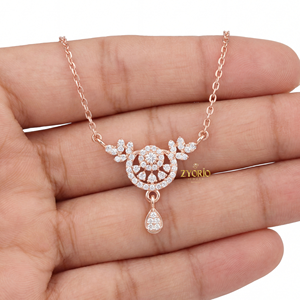 Pendentif en argent de luxe en forme de croissant floral avec diamant, chaîne élégante pour tous les jours, fiançailles, anniversaire, fête, mariage - Product Image 5