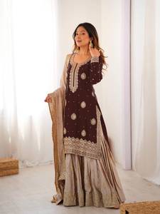 Ensemble Kurta Premium avec Gharara Évasée et Détails Miroir, Tenue Traditionnelle Indienne pour Femmes, Idéal pour les Occasions Spéciales, avec Dupatta en Organza - Product Image 6