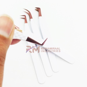 Pince à épiler professionnelle en acier inoxydable avec embout en or rose et poignée diamantée blanche avec revêtement en poudre, personnalisable - Product Image 2