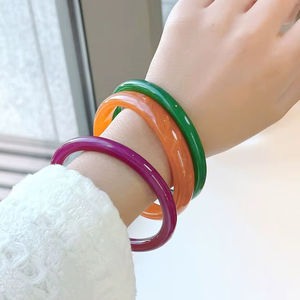 Brazaletes de Resina Hechos a Mano de Lujo, Impermeables, para Mujer, Joyería Ligera y Moderna para Ocasiones Casuales y Festivas, por AFZA ENTERPRISES - Product Image 1