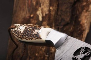 Couteau de chasse OEM Wirecut en acier Damas, couteau à dépecer, manche en bois de cerf, lame fixe, couteau de camping et d'extérieur EDC avec étui en cuir - Product Image 3