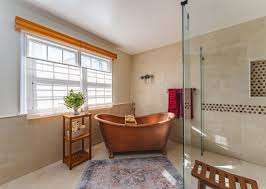Baignoire autoportante en cuivre à double extrémité, design haut de gamme, avec rebord lisse et roulé pour un bain confortable de style spa - Product Image 5