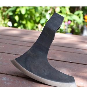 Hacha Táctica de Acero Damasco con Alto Contenido de Carbono SJ 1095, Hacha de Grado Industrial con Espalda Plana, Mango de Madera Grabado, 19 Pulgadas de Largo - Product Image 3