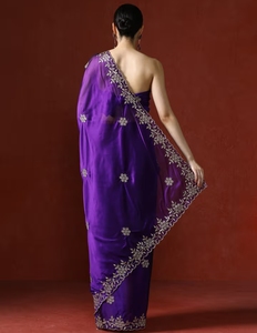 Sari de satén de seda morado KV con adornos y lentejuelas, con blusa sin coser - Product Image 4