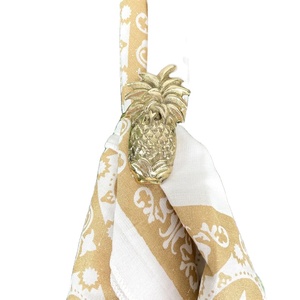 Servilleteros de oro de lujo de latón hechos a mano de la mejor calidad, nuevo servilletero de piña para bodas, restaurantes, precio al por mayor - Product Image 1