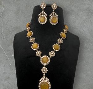 Parure Collier et Boucles d'Oreilles Moissanite Plaqué Or Laiton Classique de Qualité Supérieure, Design Glamour, Idéale pour Fiançailles, Mariage, Cadeau ou Tenue de Soirée - Product Image 6