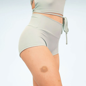 Shorts de bain pour femmes, respirants, écologiques, séchage rapide, couleurs et logo personnalisables, service OEM, shorts décontractés pour l'entraînement - Product Image 4