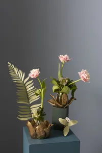 Vase à fleurs en fer forgé artisanal de qualité supérieure, élégant support décoratif pour l'affichage floral, idéal pour les résidences, les commerces et l'hôtellerie de luxe - Product Image 2