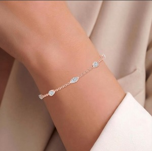 สร้อยข้อมือเพชรทรงมาร์คีส์และทรงลูกแพร์สลับกัน น้ำหนัก 1.81 กะรัต ดีไซน์หรูหรา ตัวเรือนทองคำโรสโกลด์ 9K - Product Image 1