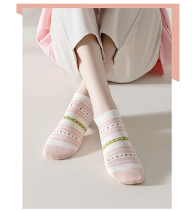 Chaussettes de protection chaudes et confortables pour hommes, motif dessin animé, écologiques, douces, respirantes, extensibles, pour l'hiver - Product Image 2