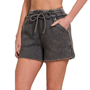 Shorts en jean délavé pour femme, légers, décontractés, style vintage, avec boutons, pour l'été - Product Image 1