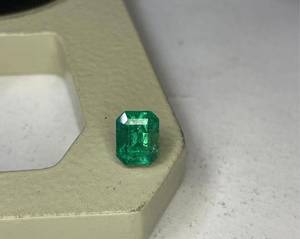 Esmeralda Natural, Gema Suelta, Corte Esmeralda, Color Verde, Piedra Facetada - Product Image 1