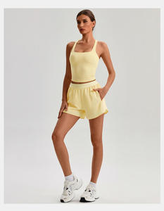 Ensemble de yoga 3 pièces tendance effet seconde peau pour femme – Tenue de sport respirante avec brassière, short et leggings - Product Image 2