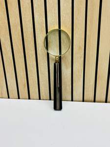 Loupe antique en laiton de 2,5 pouces, fabriquée à la main, durable, avec poignée en résine design |   Lentille de lecture et d'inspection portative moderne - Product Image 4