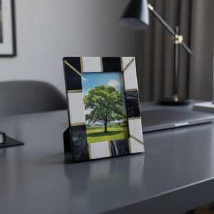 Marco de Fotos de Resina Hecho a Mano de Lujo, Diseño Rectangular con Incrustaciones, Soporte Vertical para Fotos de Sobremesa, Patrón Blanco y Negro de la India - Product Image 3