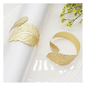 Ensemble d'anneaux de serviette en métal découpé à motif floral, élégant et luxueux, pour la décoration de table de fête - Durable - Product Image 2