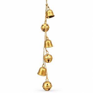 Ensemble de clochettes dorées Everglow avec suspendoirs en corde naturelle et étoile décorative pour les intérieurs festifs - Product Image 4