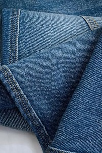 Jean en denim indigo authentique bleu pour homme, coupe ample, taille mi-haute, délavage clair, résistant à la décoloration, écologique, couleur pierre, collection printemps - Product Image 5