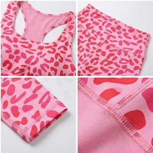 Ensemble de yoga 2 pièces imprimé léopard rose, haut court dos nageur et leggings taille haute longueur intégrale en Spandex Polyester extensible dans les quatre sens - Product Image 4