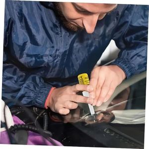 2025 aggiornamento del Kit di riparazione del parabrezza per auto con Filler nanofluido essenziale per le schegge di vetro per Garage di casa - Product Image 1