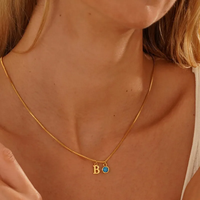 Collier pendentif lettre basique pour femme en acier inoxydable 304 plaqué or 18 carats avec zircon sur chaîne maille forçat