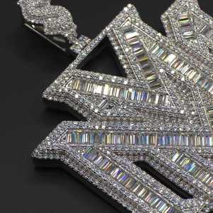 Pendiente con Letra M de Moissanita de Alta Calidad y Diseño Moderno, Joyería Hip Hop Personalizada para Hombre - Product Image 1