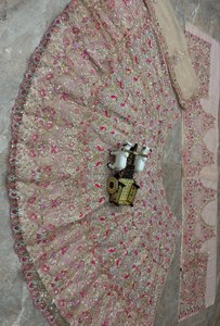 Chaniya Choli de créateur de qualité supérieure, en tissu papillon doux, brodé de sequins, léger, pour femme ou demoiselle d'honneur - Product Image 5