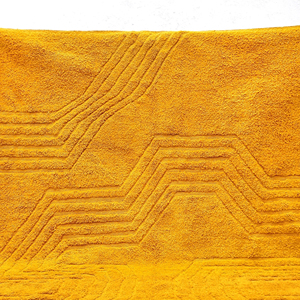 Alfombra de lana naranja Beni Ourain a cuadros, alfombra tribal de área amarilla pálida, Alfombra tejida marroquí personalizada, alfombra acogedora hecha a mano - Product Image 1