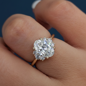 Anillo de Compromiso Clásico con Diamante Cultivado en Laboratorio de 1.75 Quilates, Certificado por IGI, VVS2 F, Ovalado, Oro Amarillo de 14K, Chapado en Rodio, Venta al Por Mayor - Product Image 6