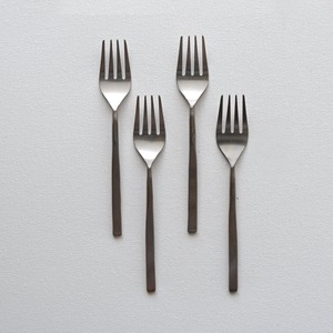 Ensemble de couverts en métal pour table de cuisine moderne, paire de fourchettes de service, conçues pour des besoins de repas haut de gamme - Product Image 1
