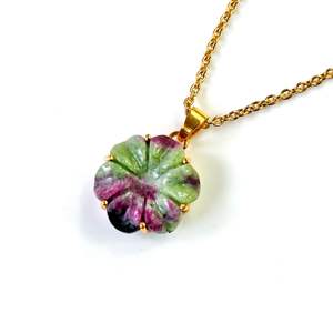 Colgante de Flor de Rubí Zoisita AAA, Collar de Flor de Cristal para Mujer, Colgante de Gema de Rubí Zoisita Tallado a Mano, Venta al por Mayor a Granel - Product Image 3