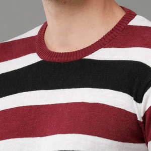 Sudadera Casual de Punto con Cuello Redondo y Manga Corta para Hombre, Corte Ajustado, Largo Regular, 100% Algodón, Color Gris, con Zapatillas Negras - Product Image 5