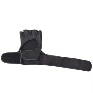 Nouveaux gants d'entraînement sur mesure de haute qualité en gros – Gants de boxe en cuir PU premium avec logo personnalisé fabriqués au Pakistan - Product Image 6