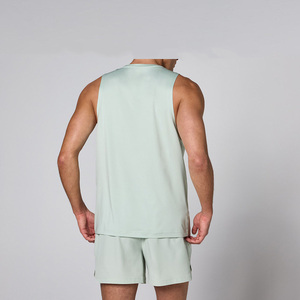 เสื้อกล้ามออกกำลังกายผู้ชายทรงเข้ารูป ผ้าสแปนเด็กซ์/คอตตอน แห้งเร็ว ลายการ์ตูน ย้อมสีแบบไทได พร้อมป้ายติดไหล่และลายปัก - Product Image 6