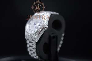 Reloj de Diamantes Moissanite de Acero Inoxidable de Primera Calidad para Eventos Formales, Desfiles de Moda y Regalos Especiales Disponible para la Venta - Product Image 2