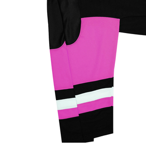 Maillot de hockey sur glace style rétro vintage, design rayé classique, tissu de haute qualité pour les sports de hockey, entraînement en plein air, tenue de jeu. - Product Image 5