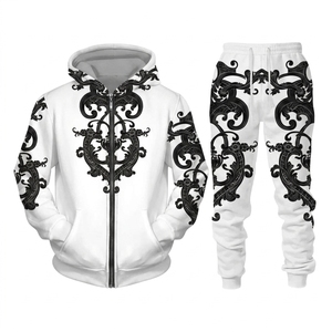 Los chándales personalizados hechos de poliéster y algodón con un diseño liso son cada vez más populares debido a su comodidad. - Product Image 2