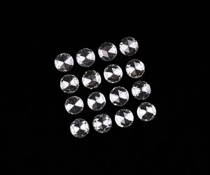 OM GEMS - Anillo Solitario con Diamante Cultivado en Laboratorio IGI de 4.0 mm, Corte Redondo Rosa, Color D, Claridad VVS1, Perforado con Láser - Product Image 4